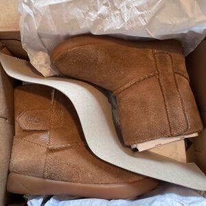 UGG keelan (walker) size 8 (brown)